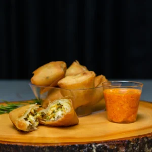 Quadrados de frango com legumes e queijo